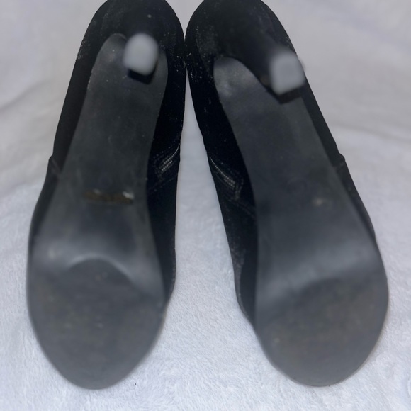 De Blossom Ankle Boots. Velvet. Size 9 - Picture 3 of 4